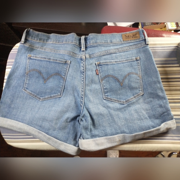 Sz 30 LEVI'S Shorts - Picture 2 of 16